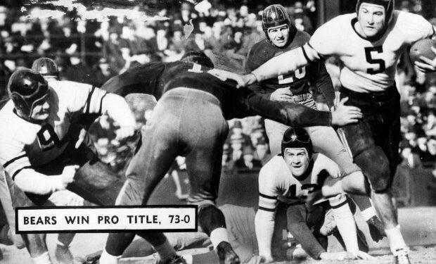 George McAfee (5) runs the famous "T-formation" for the Chicago Bears for a touchdown in the fabled 73-0 win over the Washington Redskins on Dec. 8, 1940. (Chicago Tribune historical photo)