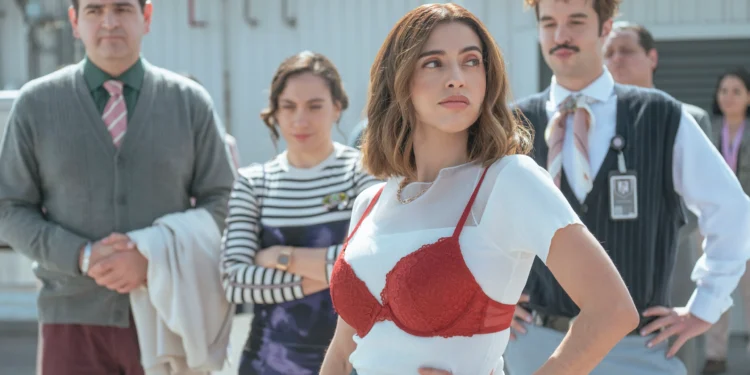 Stars of the Mexican series Love from 9 to 5, featuring (L to R) Fernando Memije as Lalo, Martha Reyes as Mariel, Ana González Bello as Graciela, Nicolás de Llaca as Victor.