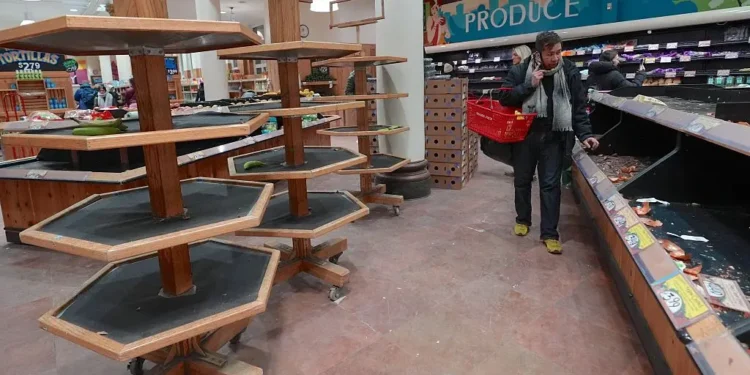 Grocery shoppers in New York City empty shelves before arctic blast in the country
