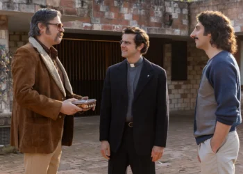 Il Falsario. (L to R) Edoardo Pesce as Balbo, Andrea Arcangeli as Vittorio, Pietro Castellitto as Toni in Il Falsario. Cr. Lucia Iuorio/Netflix © 2025