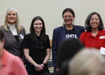 State Rep. Stephanie Kifowit, from left, state Rep. Margaret Croke, state Sen. Karina Villa and Lake County Treasurer Holly Kim gather for pictures following a Democratic comptroller candidate forum at the Des Plaines Public Library on Feb. 6, 2026. (John J. Kim/Chicago Tribune)