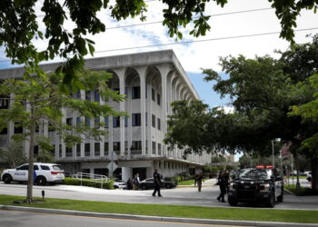 Suspect in possible assassination attempt of Donald Trump to appear in federal court, in West Palm Beach