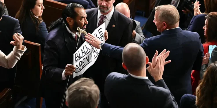 Three Republicans Nearly Assault an Elderly Black Lawmaker After He Stands Up to Trump — Then Everyone Pretends It Didn’t Happen