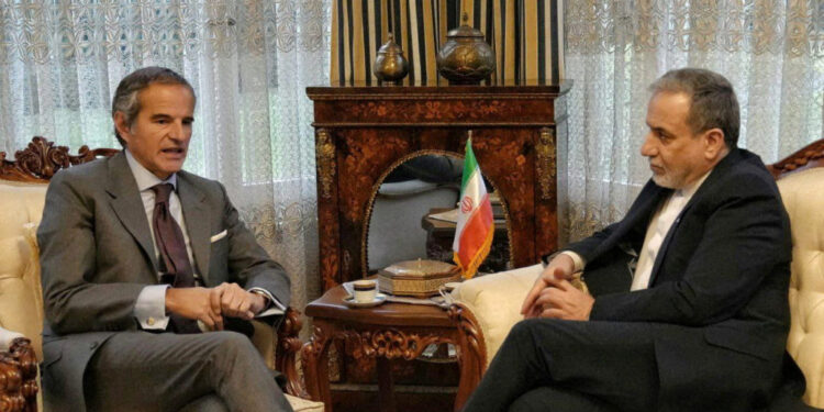 Iranian FM Araqchi meets with IAEA Director General Grossi in Geneva