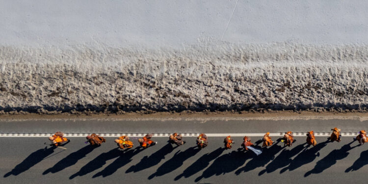 Buddhist monks' 'Walk for Peace' from Texas to Washington