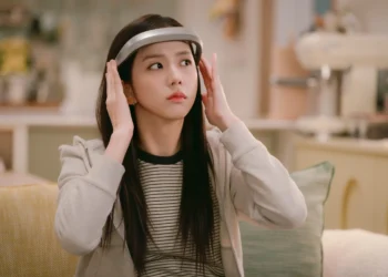 Boyfriend on Demand Jisoo as Seo Mi-rae in Boyfriend on Demand. Cr. Kim Jeong-won/Netflix © 2026