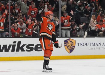 Ducks left wing Cutter Gauthier celebrates his goal during the...
