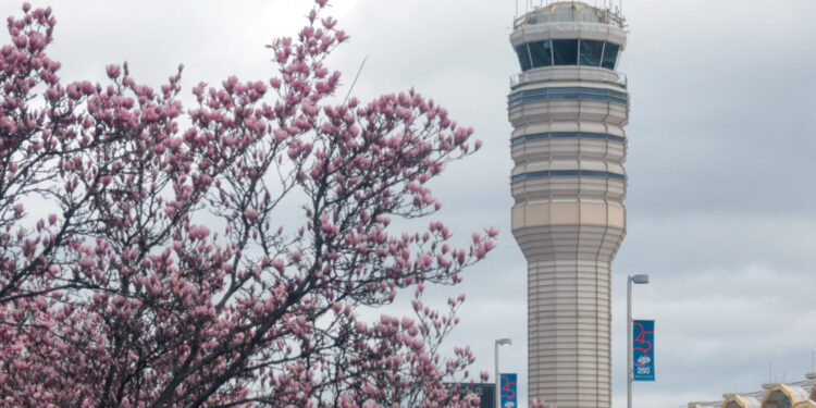TSA agents work without pay during DHS shutdown