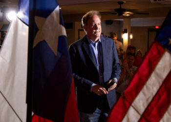 Ken Paxton rallies in Waco ahead of midterm election primaries