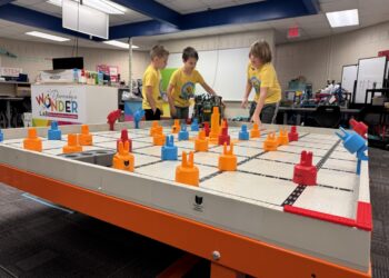 Union elementary students help blind classmate get around school.jpeg