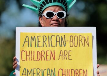 U.S. Supreme Court hears Trump's bid to limit birthright citizenship in Washington