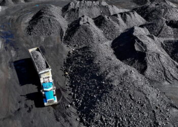 Coal transport along the Kanawha river in West Virginia