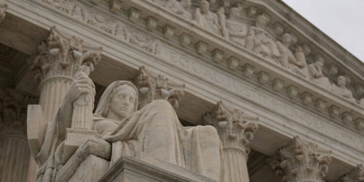 FILE PHOTO: The U.S. Supreme Court building in Washington