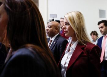 Former U.S. Attorney General Pam Bondi expected to testify in Epstein probe