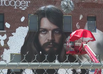 New mural of Leon Russell added to Grooper building in downtown Tulsa