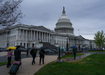 U.S. Senate voted to end a partial government shutdown that has snarled airports across the country
