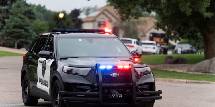 Minnesota police, FBI hunt suspect in deadly shooting of Democratic state lawmakers