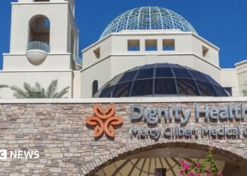 An exterior view of Mercy Gilbert Medical Center in Gilbert, Arizona