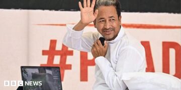 Sonam Wangchuk, Climate activist seen sitting on hunger strike at Jantar Mantar in Delhi.