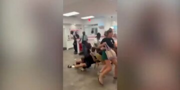 Brawl erupts inside Arizona In-n-Out burger