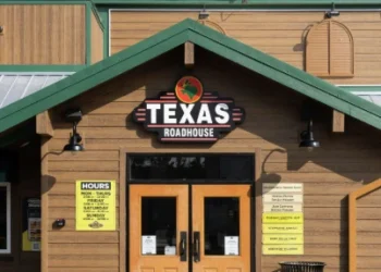 Texas Roadhouse is responding to rumors online.