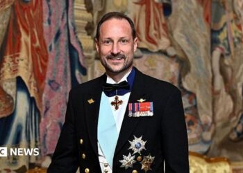 King Haakon in military uniform