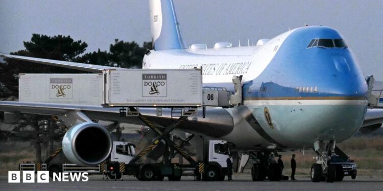Step-by-step graphic showing how President Trump is reported to have switched planes at Ankara airport in July. Panel one shows Trump boarding the old Air Force One plane to leave Turkey on 8 July. Panel two shows Air Force One on the tarmac, with a catering truck raised to aircraft-door level on the far side and media boarding at the back of the plane. Panel three shows the catering truck driving from Air Force One to a nearby C‑32A military aircraft. Panel four shows Trump exiting Air Force One after reportedly reboarding the aircraft after it landed in the UK. Green circles and labels highlight the catering truck, media boarding point and C‑32A steps. Source: Washington Post, White House pool footage via Reuters.