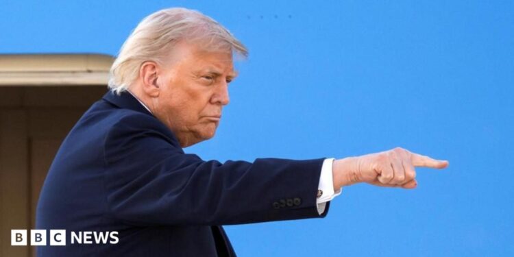 Step-by-step graphic showing how President Trump is reported to have switched planes at Ankara airport in July. Panel one shows Trump boarding the old Air Force One plane to leave Turkey on 8 July. Panel two shows Air Force One on the tarmac, with a catering truck raised to aircraft-door level on the far side and media boarding at the back of the plane. Panel three shows the catering truck driving from Air Force One to a nearby C‑32A military aircraft. Panel four shows Trump exiting Air Force One after reportedly reboarding the aircraft after it landed in the UK. Green circles and labels highlight the catering truck, media boarding point and C‑32A steps. Source: Washington Post, White House pool footage via Reuters.