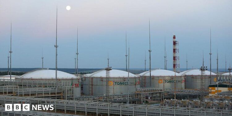 A stock photo of a refining and petrochemical plant in Nizhnekamsk (stock photo)