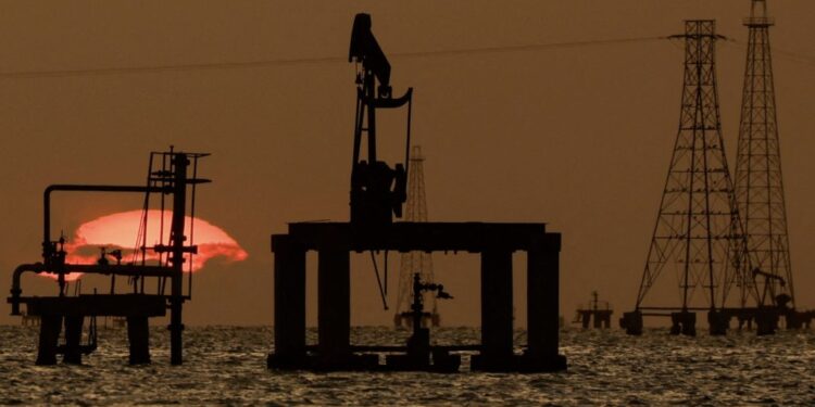 FILE PHOTO: In Venezuelan oil region, industry reform sparks both hope and skepticism