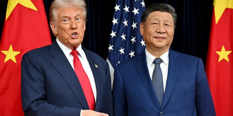 Trump next to Xi Jinping