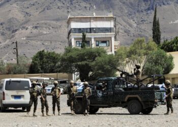 Freed Houthi prisoners arrive in Sanaa