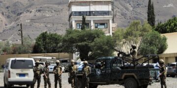 Freed Houthi prisoners arrive in Sanaa