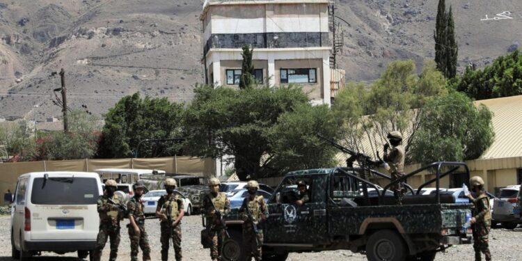 Freed Houthi prisoners arrive in Sanaa