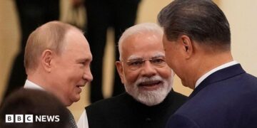 Chinese President Xi Jinping and India Prime Minister Narendra Modi meet on the sidelines of the BRICS summit in Kazan, Russia October 23, 2024.