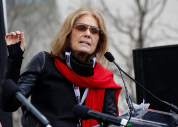 Gloria Steinem speaks at the Women's March in Washington