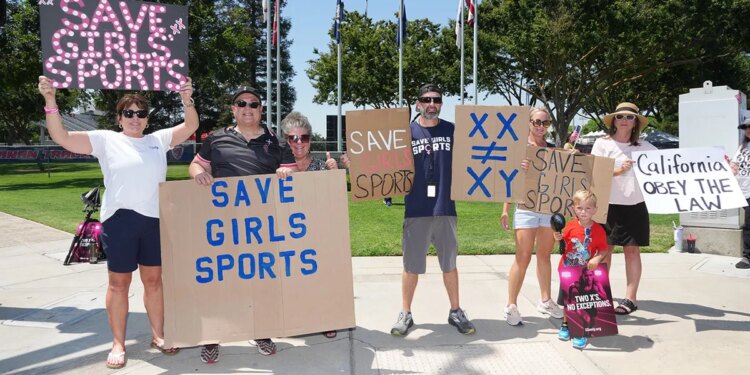 Protests of a trans athlete in California