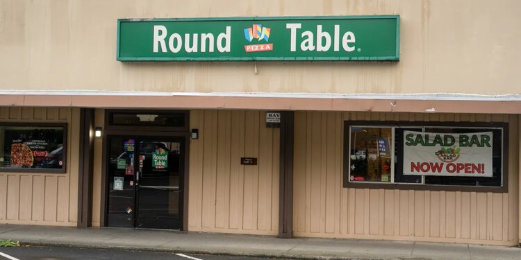Round Table pizza exterior